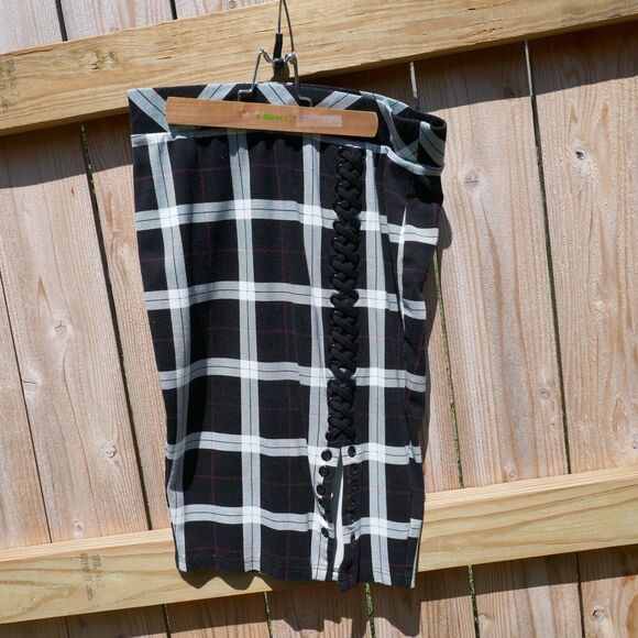 Torrid Dresses & Skirts - Torrid 00 Pencil Skirt Black White Purple Plaid Faux Corset Bodycon Size 10 M